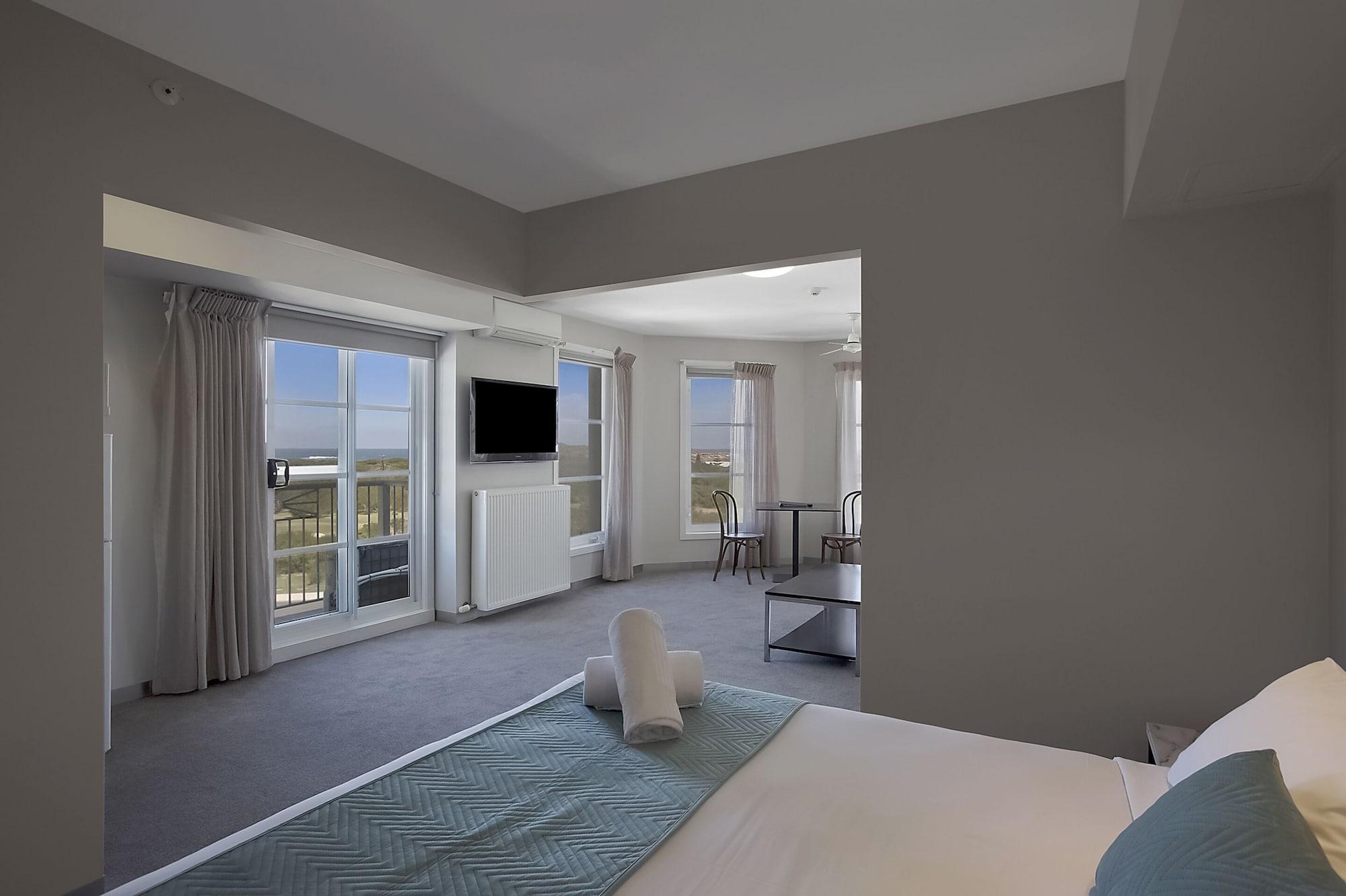 ดีป บลู โฮเต็ล แอนด์ ฮอตสปริงส์ Hotel วอร์นามบูล ภายนอก รูปภาพ